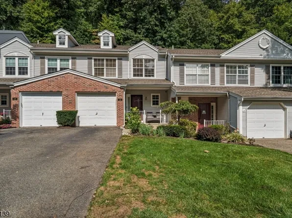 118 Brookside Ln, Mount Arlington Boro, NJ 07856