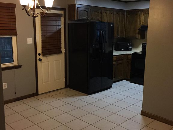 3rd image of 37436 W Hillside Dr