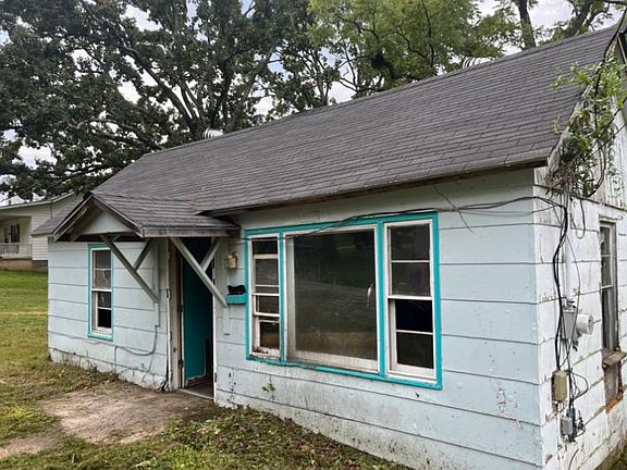 4th image of 609 S Elmer St