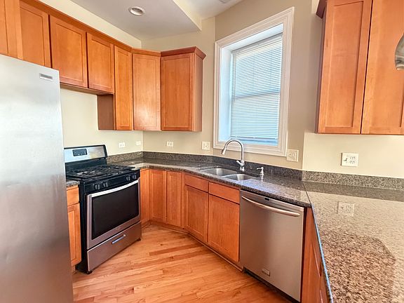 3rd image of 728 E 50th Pl APT 2