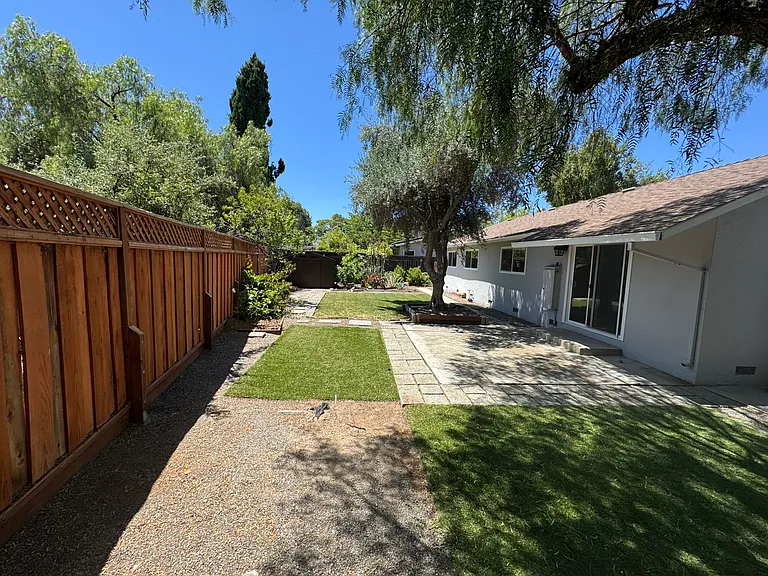 1126 Steinway Ave — Photo 21