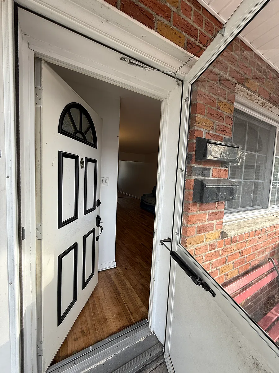 Building Photo - 50-39 60th St #1