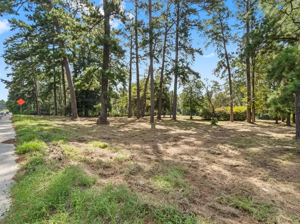 702 E Church St, Livingston, TX 77351