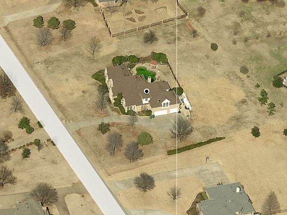 2nd image of 120 Twin Lakes Dr