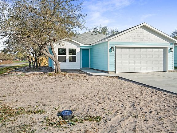 3rd image of 1909 Admiral Ln