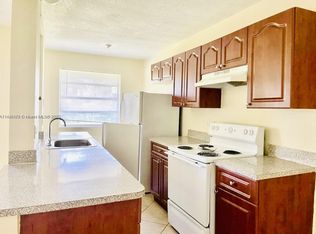 1100 NE 1st Ct APT 110, Hallandale, FL 33009