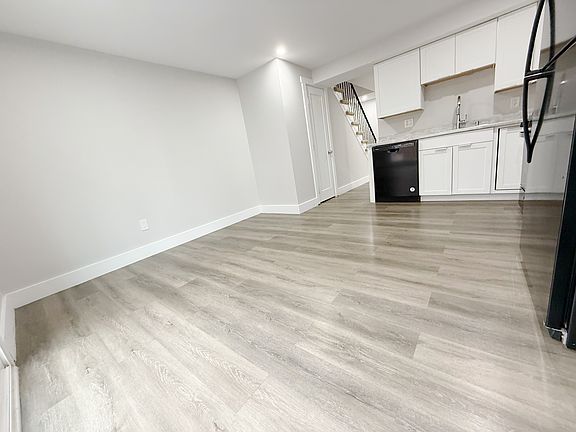 3rd image of 1805 Village Green Dr