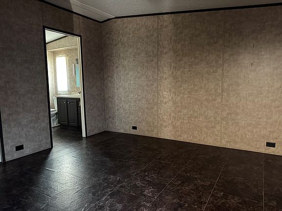 2nd image of 306 E 67th St #4