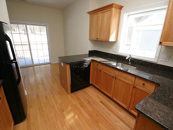 5th image of 35 Belvedere Dr