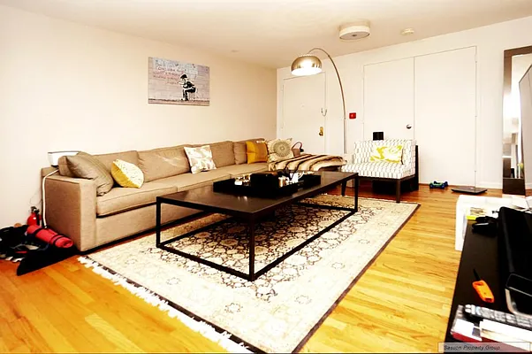 Rented by E Property Group | media 8