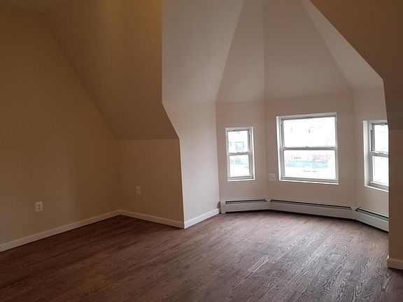 4th image of 82 Van Buren St #3