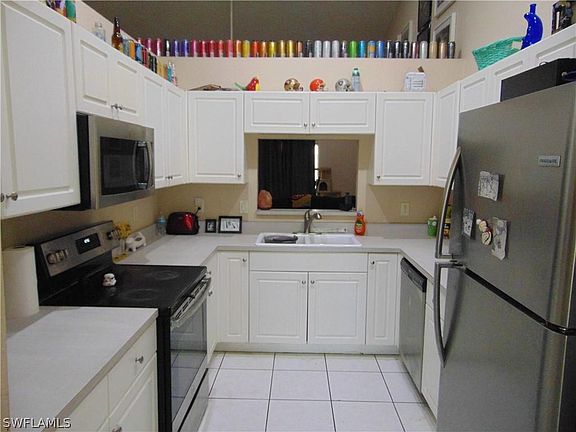 3rd image of 1037 SE 11th St