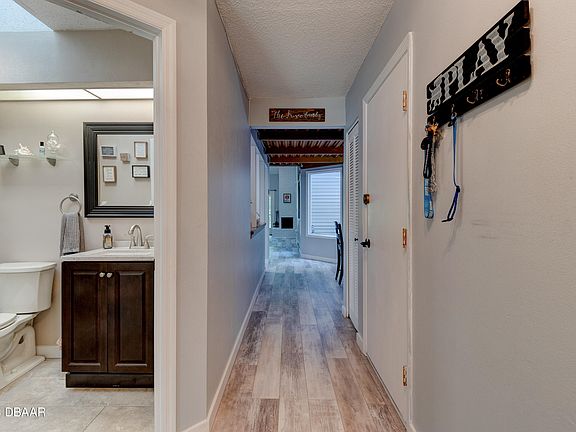 5th image of 933 Meadow View Dr APT C