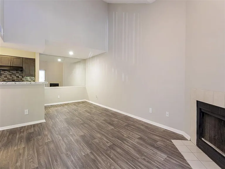 The Hub at 934 Apartments — Photo 33