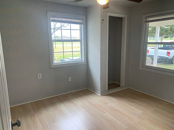 5th image of 2306 28th Ave N