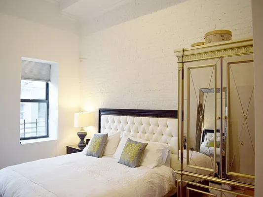 Rented by Sotheby's International Realty | media 30