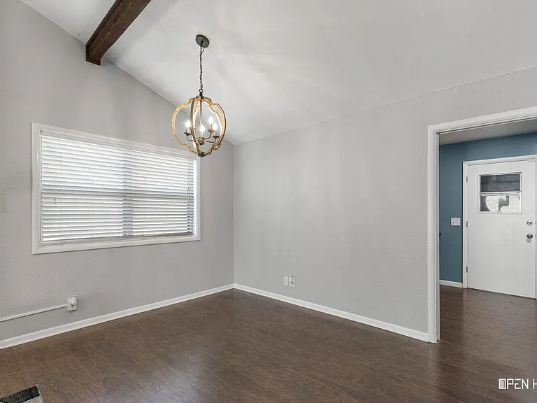 4805 Big Bend Dr — Photo 5