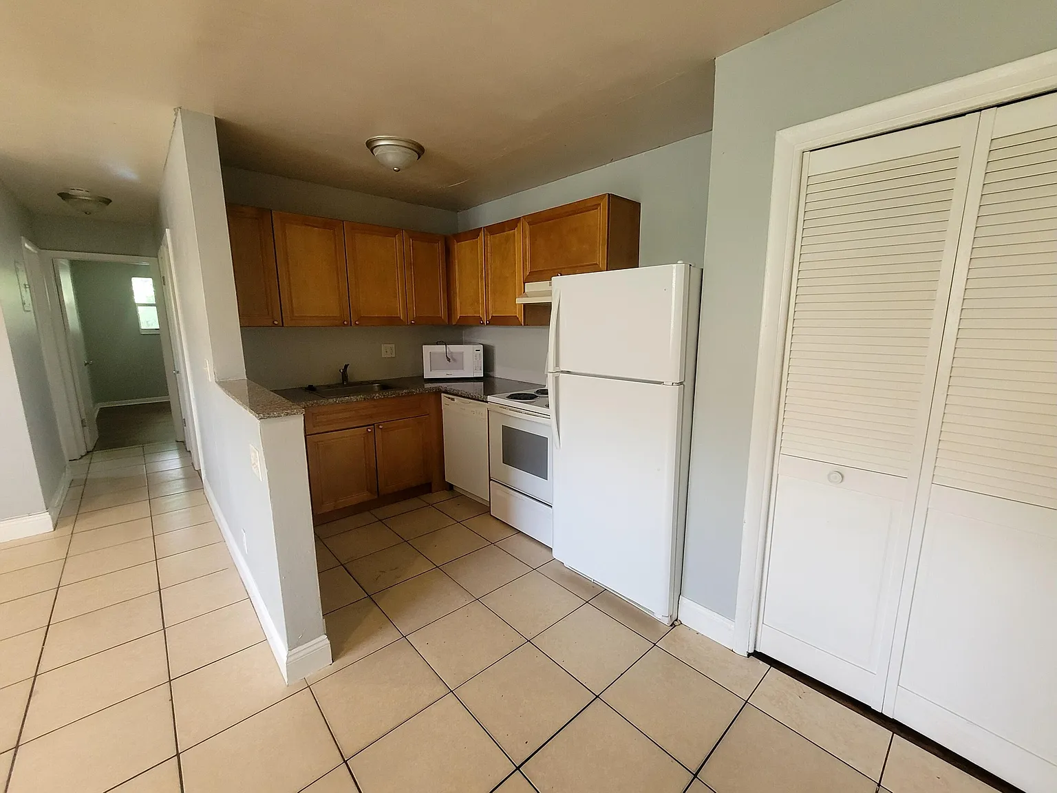 2 bed, 1.0 bath, 1000 sqft, $1,950 — Photo 3