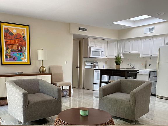 2nd image of 626 W Yaqui Dr