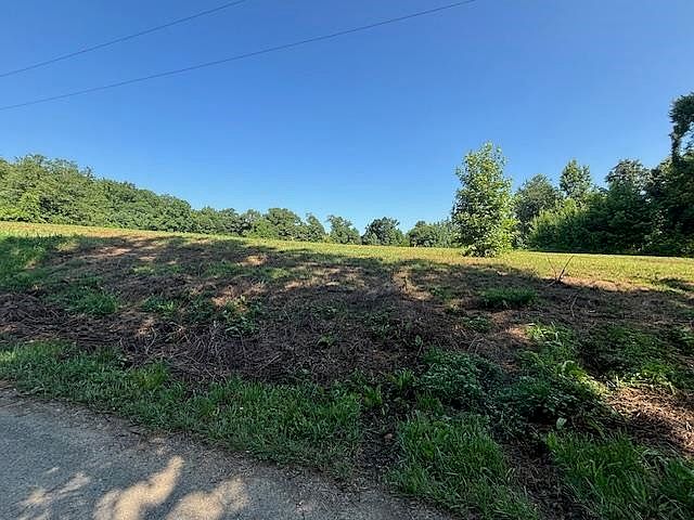 2nd image of 873 Ridge Rd