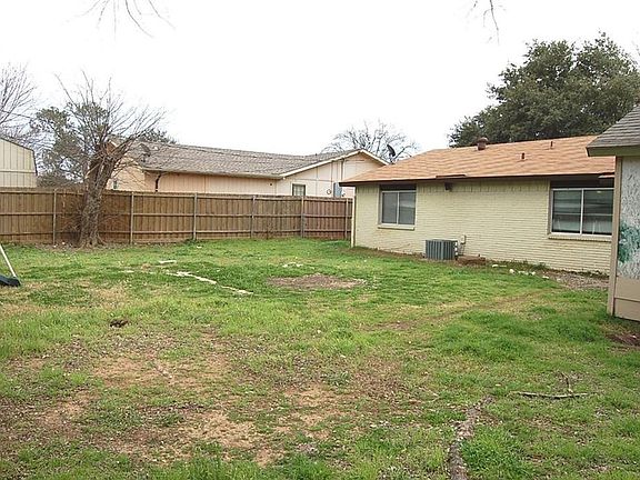 4th image of 1119 Ashwood Dr