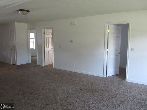 5th image of 207 Meadow St #209