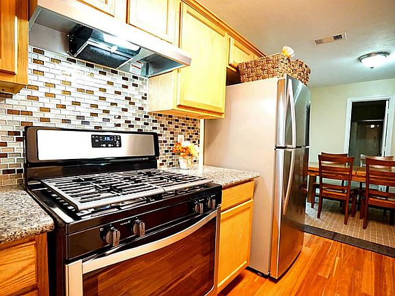 5th image of 1519 Saulnier St