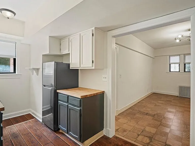 2655 41st St NW #B4 — Photo 14