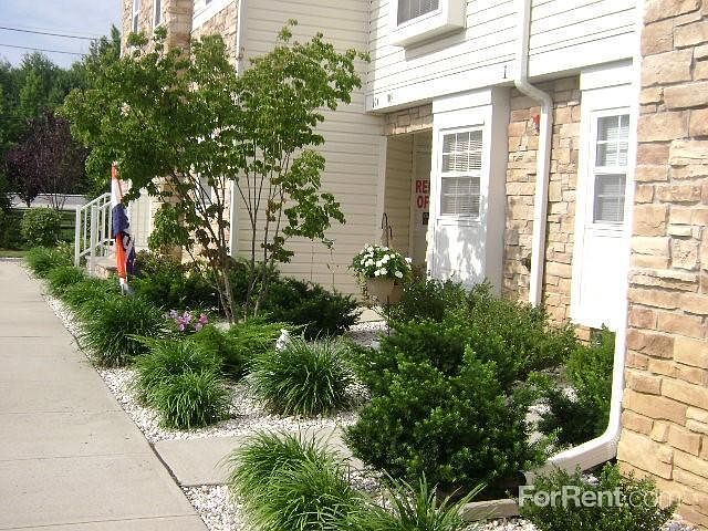 1st image of 410 Royal Ct