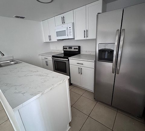 5th image of 4546 Lighthouse Cir #14