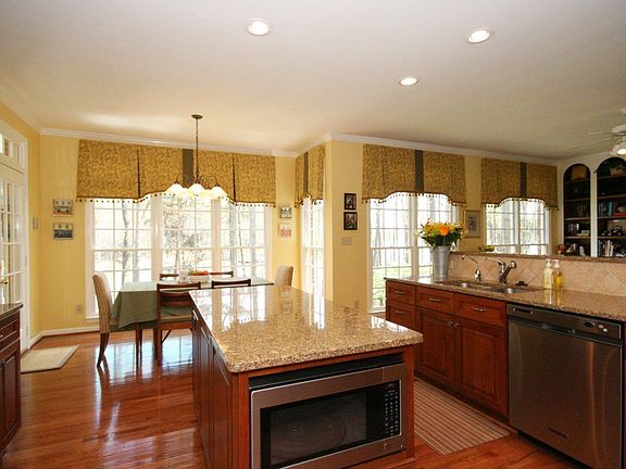 5th image of 112 Wynward Ln