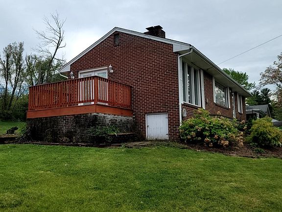 5th image of 820 S View Dr
