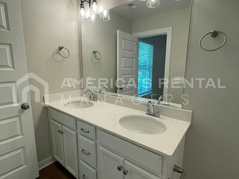 321 Shiloh Creek Dr — Photo 25