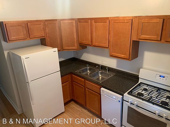 4th image of 4895 N Hermitage Ave