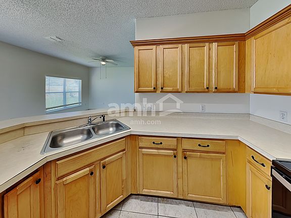 4th image of 2729 Woodstream Cir