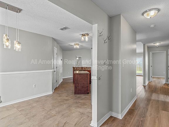 5th image of 203 Citadel Ln