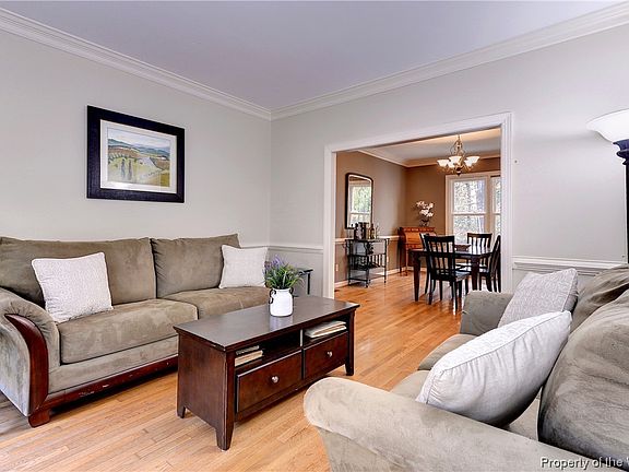 5th image of 165 Wellington Cir