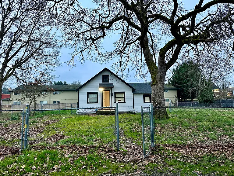 14911 Washington Ave SW — Photo 9