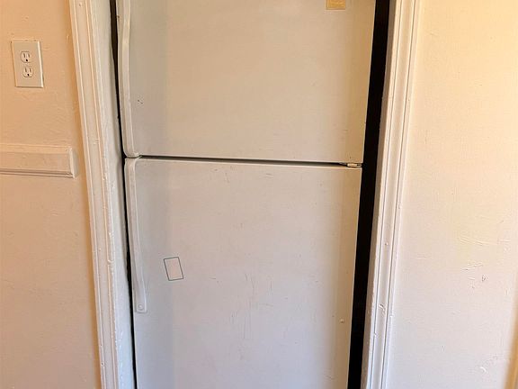 5th image of 2301 La Belle St