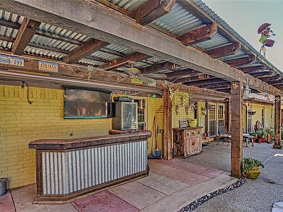 3rd image of 5710 Louise Way Dr