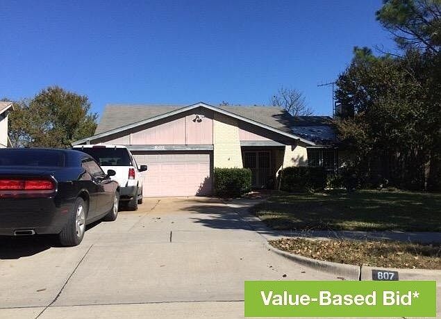 1st image of 807 Salem Trl