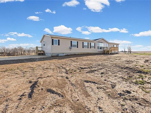 4th image of 3066 Ellis Rd