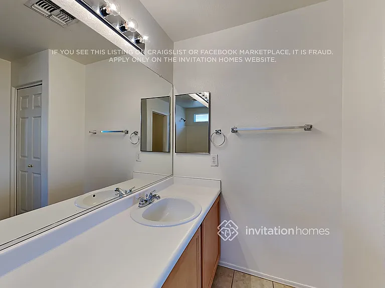 1515 E Sheraton Ln — Photo 11