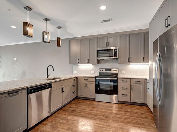 4th image of 3517 Windhaven Pkwy #1308