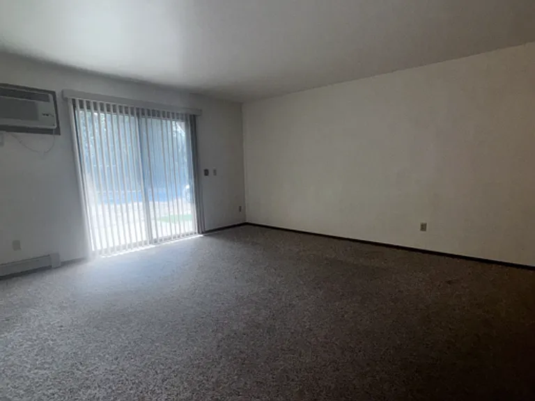 1601 Freedom Rd — Photo 14