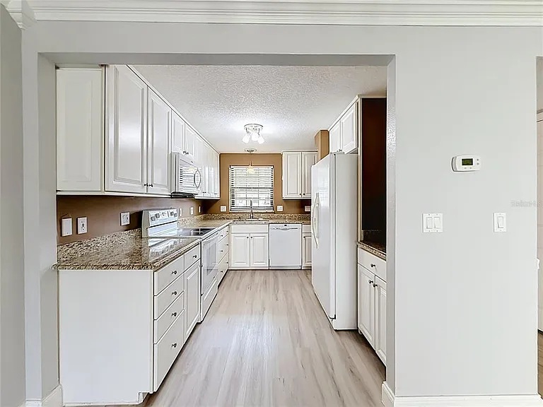 101 N Grandview St — Photo 20