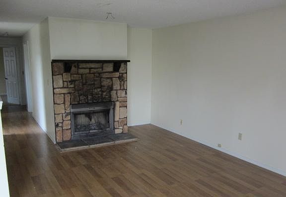 2nd image of 2022 E Wright Ave