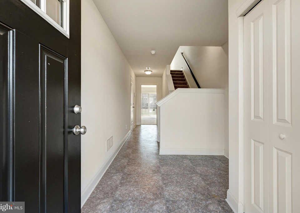 1st image of 1417 Carrick Ct