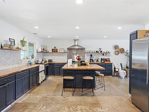 5th image of 320 Pablo Ln