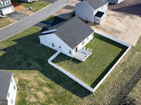 3rd image of 9 Stonemill Rd